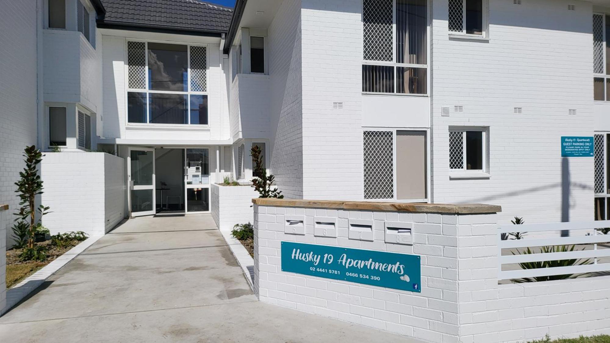 Husky 19 Beautifully Appointed Apartments - Great Location - In The Heart Of Husky هاسكيسون المظهر الخارجي الصورة